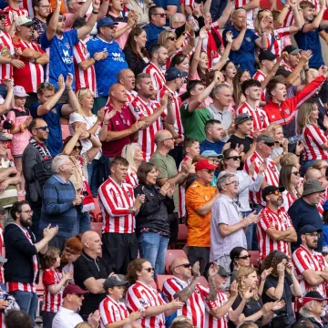 Najveća nogometna prevara? Predstavljao se kao Weahov rođak i zavr&scaron;io u Premier ligi