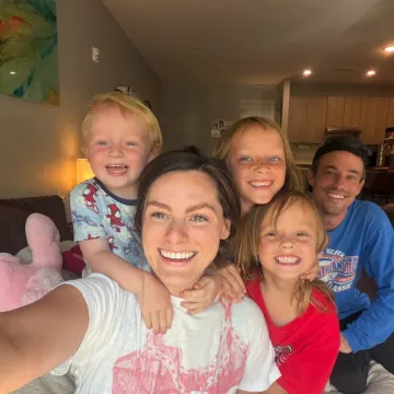 Peteročlana obitelj živi u stanu s jednom spavaćom sobom: 'Žrtva koju moramo podnijeti'