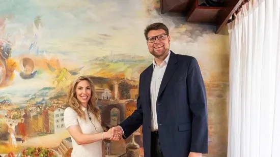 Grbin ugostio američku veleposlanicu, a njihova zajednička fotografija odmah je nasmijala sve