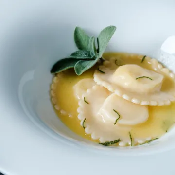 Tanjur kao iz snova ljubitelja tjestenine: Recept za Cappellacce s maslacem od če&scaron;njaka