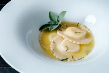 Tanjur kao iz snova ljubitelja tjestenine: Recept za Cappellacce s maslacem od če&scaron;njaka