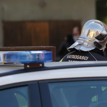 Dječaci zapalili vatru na Gripama pa ugledali policiju i dali se u bijeg: Jedan zavr&scaron;io u bolnici