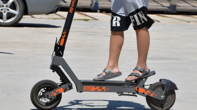Policija zaustavila dječaka (14) i oduzela mu električni romobil: Jurio 57 na sat