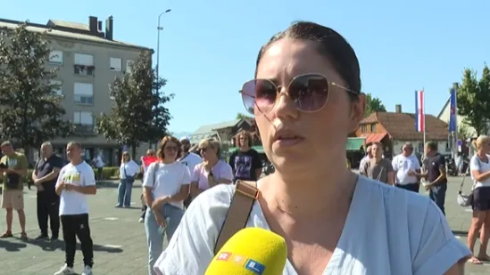 Ovo je žena u strasnom 'zagrljaju' ličkog župana! Pazite &scaron;to nam je rekla pred kamerama
