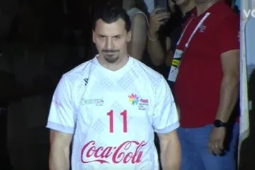 Ibrahimovć iza&scaron;ao na teren u Splitu uz ovacije, pogledajte kako je to izgledalo