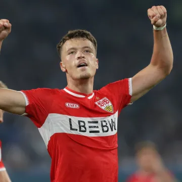 Hansa je prodavala lopte, a Pejčinović zabijao