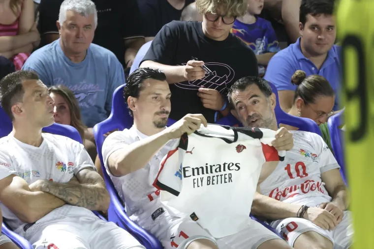 Ibrahimović, Mandžukić i Srna zaigrali protiv djece i priredili im dan za pamćenje
