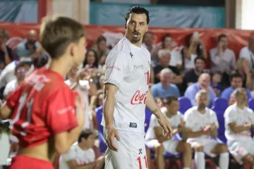 Ibrahimović, Mandžukić i Srna zaigrali protiv djece i priredili im dan za pamćenje