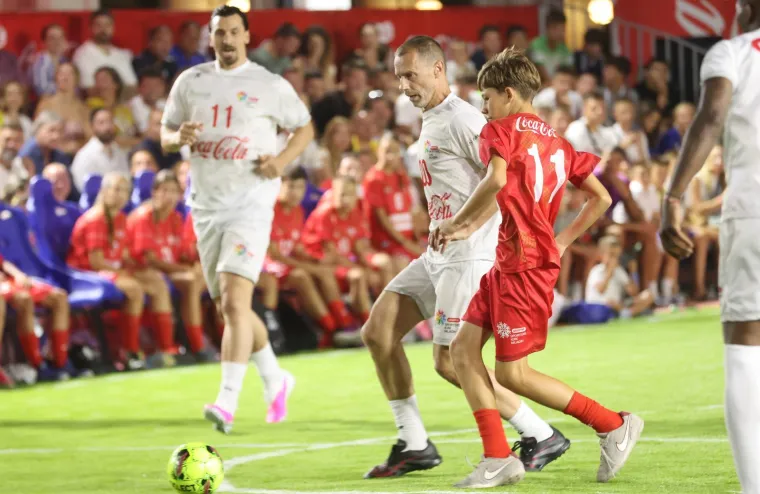 Ibrahimović, Mandžukić i Srna zaigrali protiv djece i priredili im dan za pamćenje