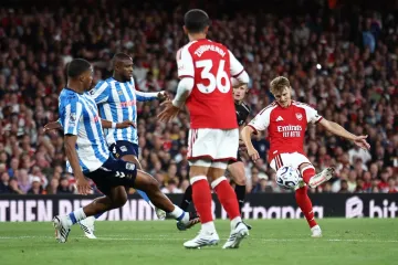 Arsenal zabio tri gola za tri boda na otvaranju sezone u kojoj brani titulu