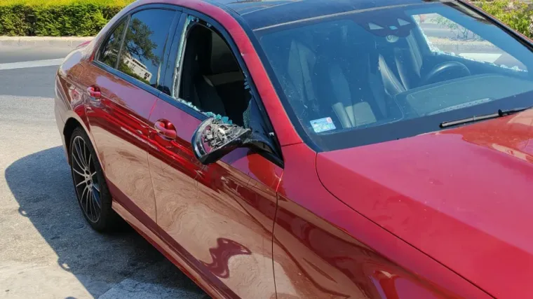 Novi napad na Srbe, dvoje ozlijeđenih: Pogledajte &scaron;to je ostalo od auta s 'pogre&scaron;nim' tablicama