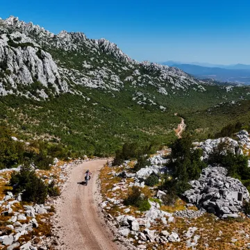 Spektakularno otvorenje Dinaric Rallyja na Kninskoj tvrđavi