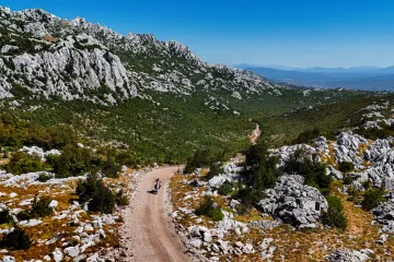 Spektakularno otvorenje Dinaric Rallyja na Kninskoj tvrđavi