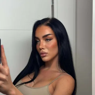 Soraya nakon povećanja grudi pozirala u izazovnim izdanjima i odu&scaron;evila pratitelje