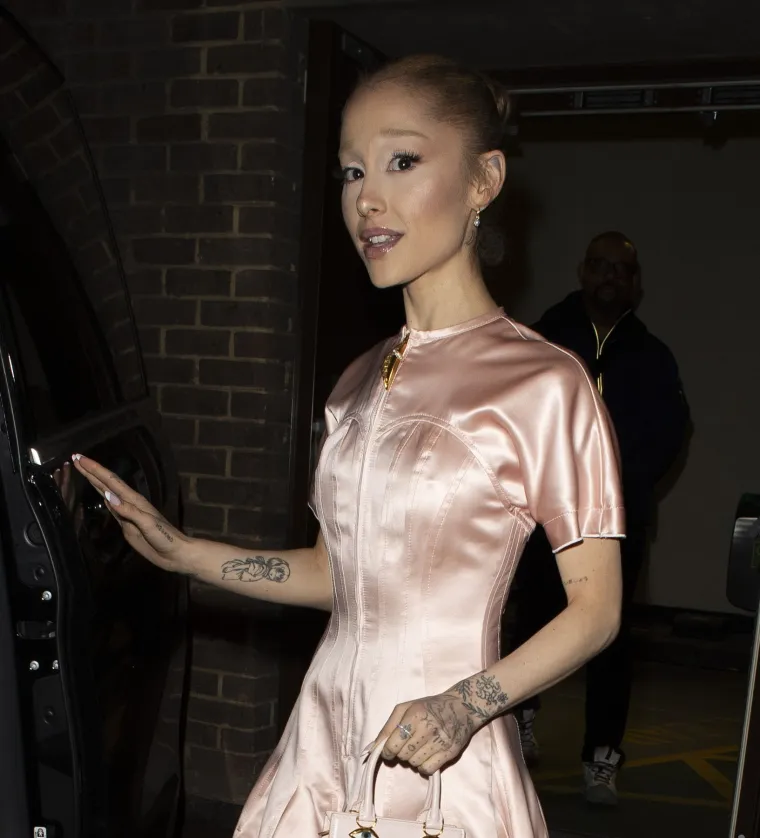 Ariana Grande ponovno ljubi biv&scaron;eg: Nakon gotovo deset godina vratila se Rickyju Alvarezu