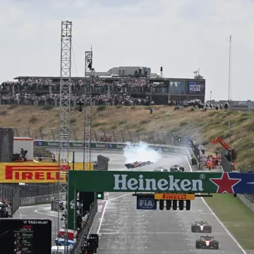 Zandvoort zanijemio u prvom krugu: Pogledajte trenutak koji je ugasio narančasti san