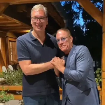 Jean-Claude Van Damme do&scaron;ao u Srbiju, pogledajte kako ga je primio Vučić