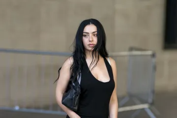 Jednom rečenicom pjevačica i glumica Charlie XCX napravila pravu pomutnju