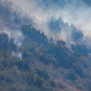 Vatra iz BiH prelazi granicu, vatrogasci na terenu: Razmatra se i slanje kanadera