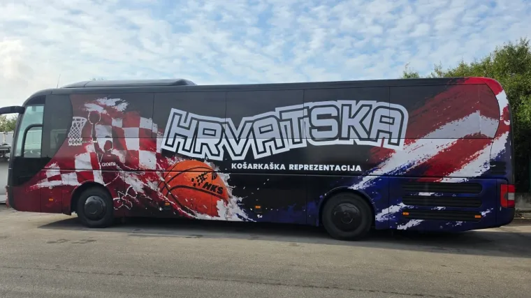 Hrvatski ko&scaron;arka&scaron;i dobili pojačanje na četiri kotača! Evo kako izgleda novi autobus reprezentacije