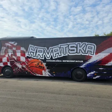 Hrvatski ko&scaron;arka&scaron;i dobili pojačanje na četiri kotača: Evo kako izgleda novi autobus reprezentacije