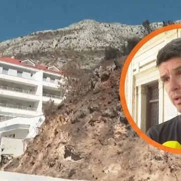 Strah na zgari&scaron;tu kod Omi&scaron;a! Klizi&scaron;te iznad kuća, a stižu prve ki&scaron;e: 'Molimo Boga da ne krene'