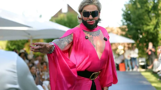 Tko je mu&scaron;karac koji je u svoj izgled uložio oko 600.000 eura? Uspoređuju ga s Katie Price
