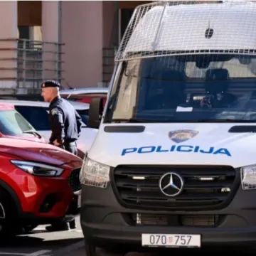 Srpski boksački &scaron;ampion uhićen u Zagrebu, pale te&scaron;ke optužbe: Stavio ženi lanac oko vrata?