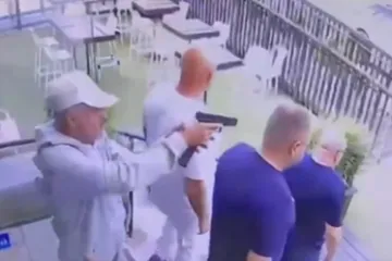 Prišao mu s leđa i pucao u glavu: Mafijašku egzekuciju snimile nadzorne kamere