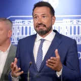 Dizao zastavu HOS-a, &scaron;irio govor mržnje, Peternel ga brani: 'Poruka u crvenim dijelovima Hrvatske'