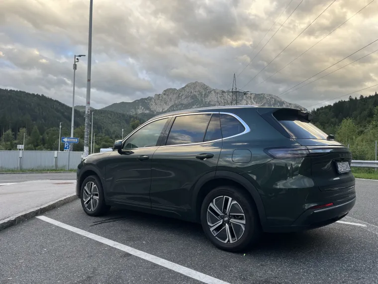 Ovaj SUV nas je odvezao do Nizozemske i natrag: Nakon 2700 km znamo koliko zapravo vrijedi
