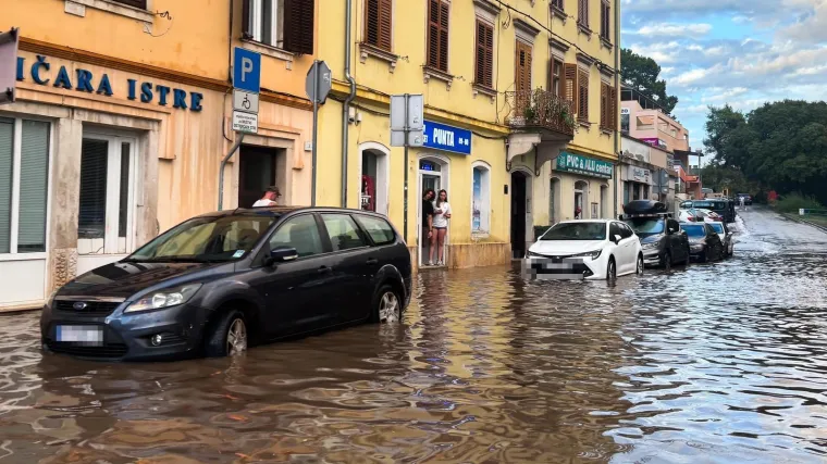 Jako nevrijeme pogodilo Istru, vatrogasci imali pedesetak intervencija: 'Najgore je bilo u tri grada'