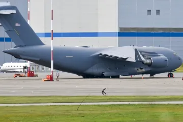 Zna se tko je jučer vojnim avionom sletio u Moskvu: Amerikanci Putinu prenijeli važno upozorenje?
