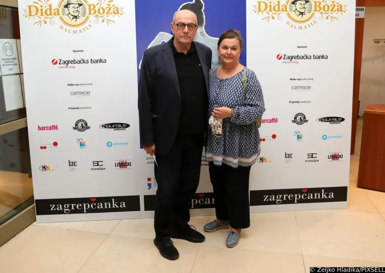 Zvijezda 'Divljih pčela' predavala mu je na Akademiji, a onda su se vjenčali i dobili sina