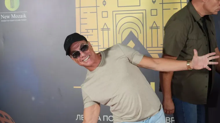 Jean-Claude Van Damme u Srbiji uživa u dru&scaron;tvu kontroverzne voditeljice i 'kralja' narodnjaka