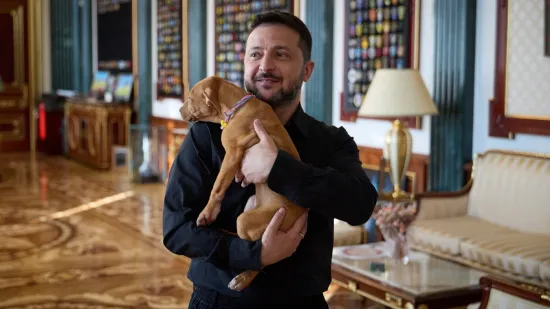 Snimka koja će vas rastopiti! Zelenski dobio poklon od boksačke zvijezde, pogledajte prizore