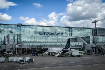 Smrtonosni komarci stigli avionom? Radnik aerodroma umro od malarije, alarm u Frankfurtu