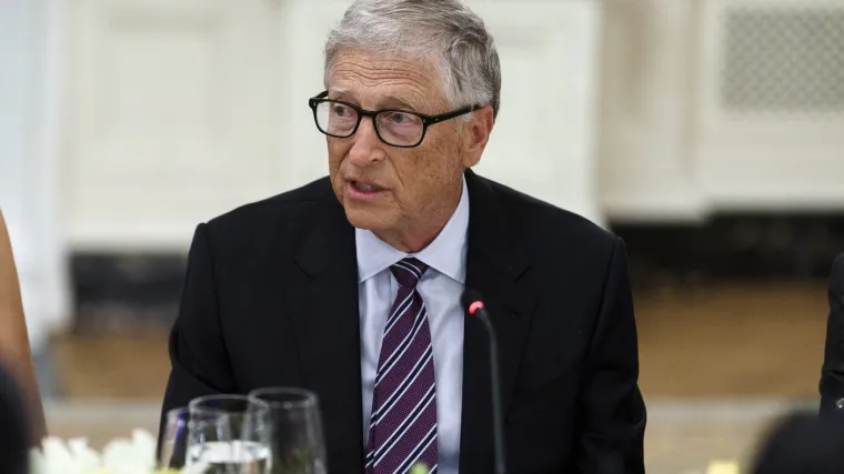 Bill Gates poslao dramatično upozorenje, traži ograničenja za AI: 'Mogli bismo izgubiti kontrolu'