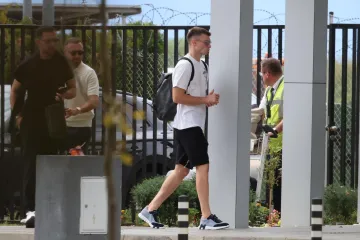 Livaković snimljen nakon potpisa, a onda je čelnik Barce izgovorio riječi koje sve otkrivaju
