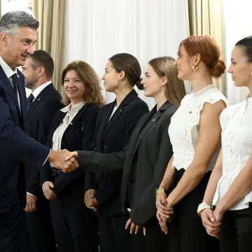 Plenković primio sjajne plivače: Pogledajte scene iz Banskih dvora