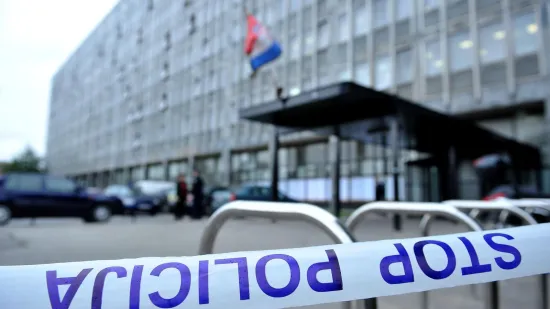 Kaos usred zagrebačkog suda: Morali ga svladavati, zavr&scaron;io je s lisicama