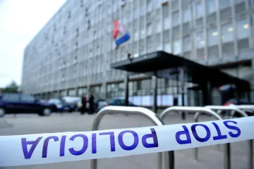 Kaos usred zagrebačkog suda: Morali ga svladavati, zavr&scaron;io je s lisicama