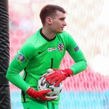Livaković službeno u Barceloni! Potpisao do 2030., ali jo&scaron; ne zna gdje će braniti
