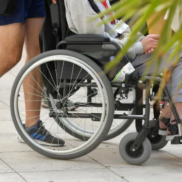 Tri eura za sat skrbi, ministar Ružić odgovara: 'Moje nije da pojedince učinim zadovoljnima'