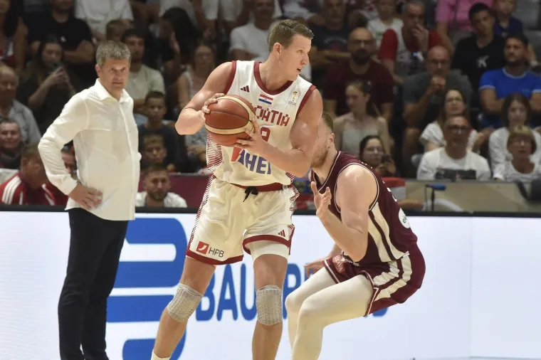 Hrvatski ko&scaron;arka&scaron;i deklasirali Latviju na opro&scaron;taju Bojana Bogdanovića