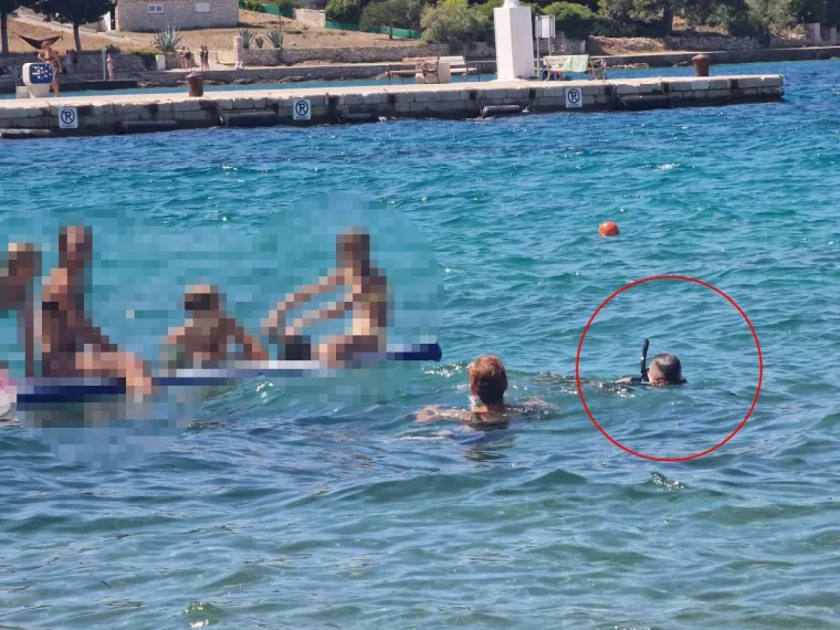 Vijećnika snimili s podvodnom pu&scaron;kom, stigle optužbe. On uzvraća: 'Za&scaron;to su fotografirali djecu?'
