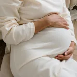 Rodila blizance različitih roditelja: Surogat trudnoća poklopila se s prirodnom