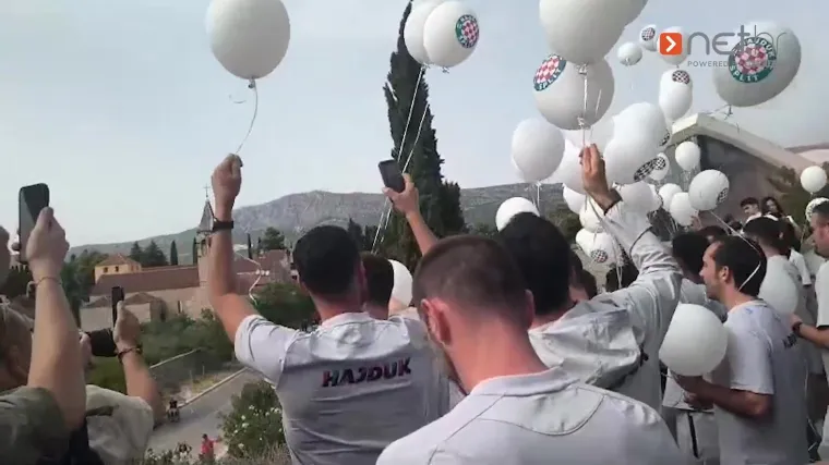 Ludnica na Poljudu, evo kako su navijači Hajduka dočekali svoje heroje