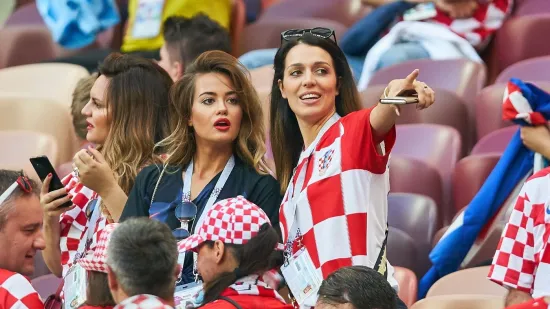 Supruga Vatrenog ili vatrena supruga? Pozirala u bikiniju i mamila uzdahe