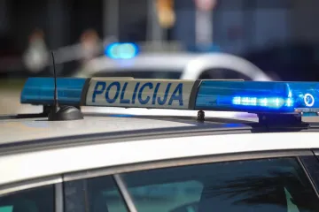 Mladić (18) preminuo na mjestu nesreće: Izgubio nadzor nad motorom i udario u stup